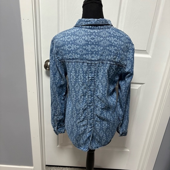 Holding Horses Button Down Top - Picture 2 of 7